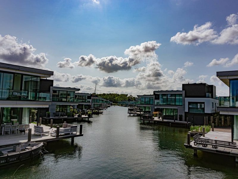 Family holiday home in Zeeland near the beach with space for large groups