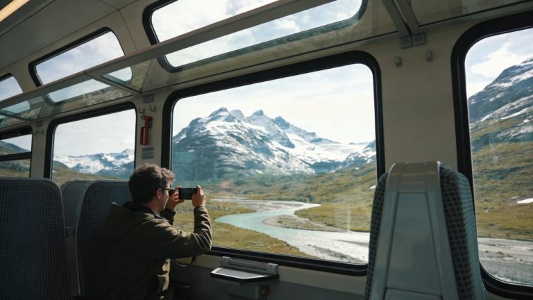 Taking impressive photos from panoramic trains