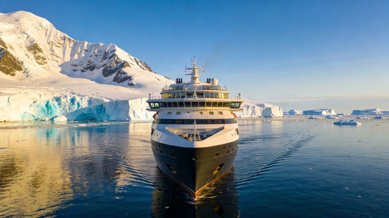 Best season for an Antarctic expedition cruise