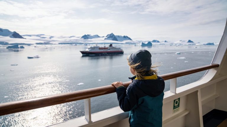 Expedition cruises with children: from what age
